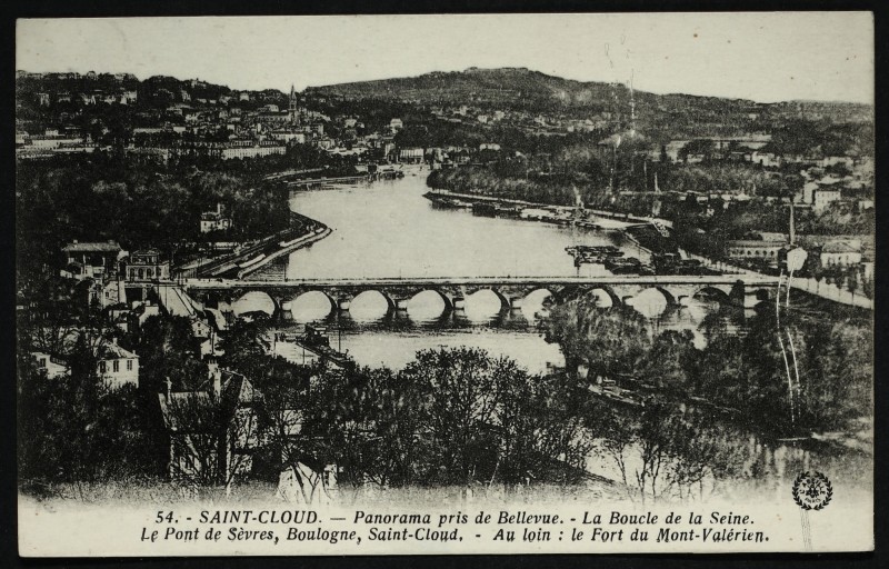 Carte postale ancienne Panorama pris de Bellevue. La Boucle de la Seine. Le Pont de Sèvres, Boulogne, Saint-Cloud. - Au loin  : le Fort du Mont-Valérien à Saint-Cloud