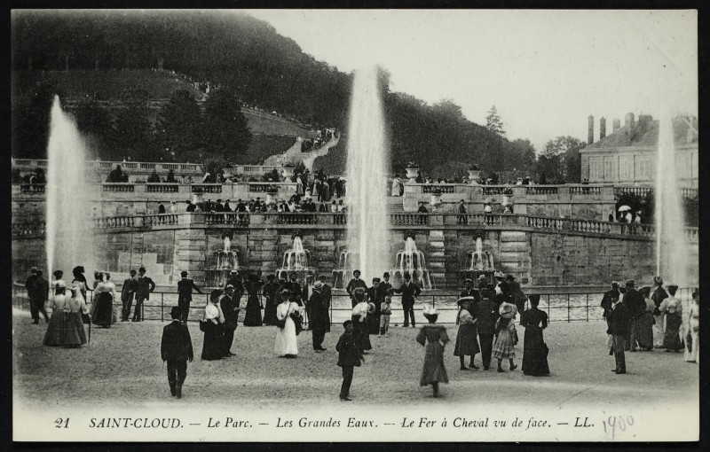 Carte postale ancienne Le Parc. - Les Grandes Eaux. - Le Parc. - Le Fer à Cheval vu de face à Saint-Cloud