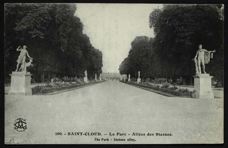 Carte postale ancienne Le Parc - Allées des Statues à Saint-Cloud