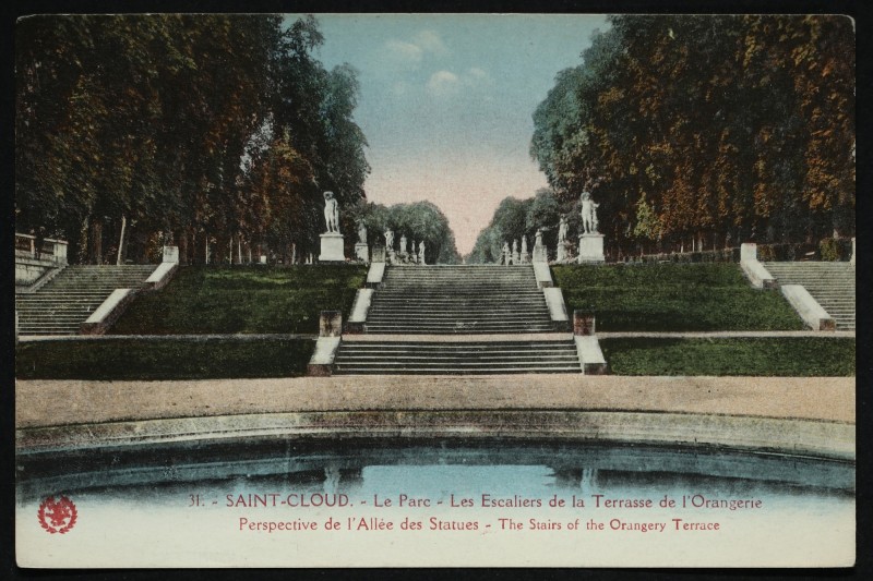 Carte postale ancienne Le Parc - Les escaliers de la Terrasse de l'Orangerie - Perspective de l'Allée des Statues - The Stairs of the Orangery Terrace à Saint-Cloud