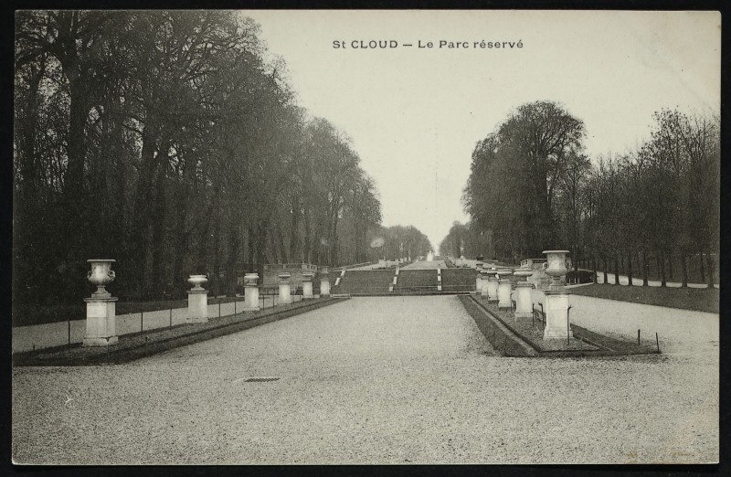 Carte postale ancienne Le Parc Réservé à Saint-Cloud