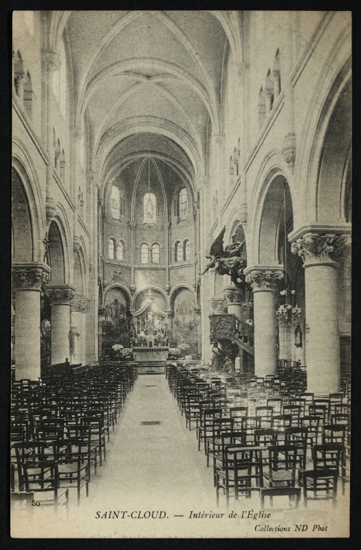 Carte postale ancienne Intérieur de l'Eglise à Saint-Cloud