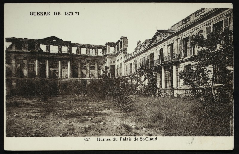 Carte postale ancienne Guerre de 1870-71. Ruines du Palais de St-Cloud à Saint-Cloud