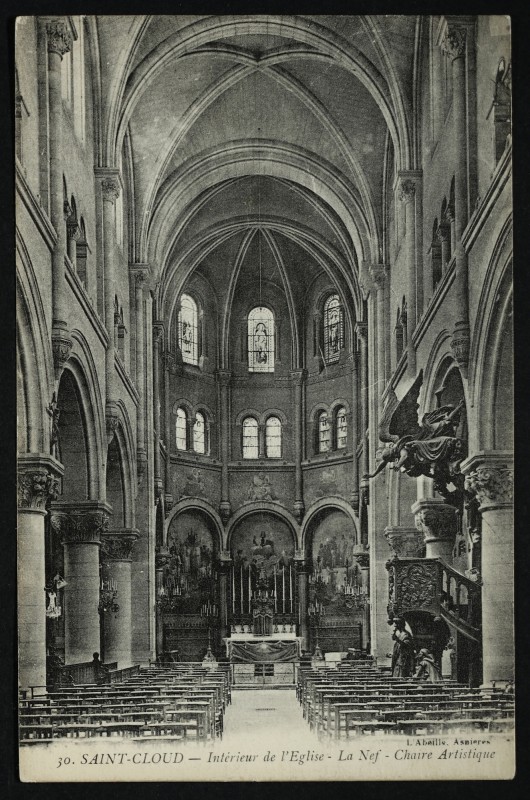Carte postale ancienne Intérieur de l'Eglise - La nef - Chaire Artistique à Saint-Cloud