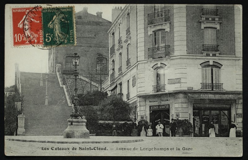 Carte postale ancienne Coteaux de Saint-Cloud. - Avenue de Longchamps et la Gare à Saint-Cloud