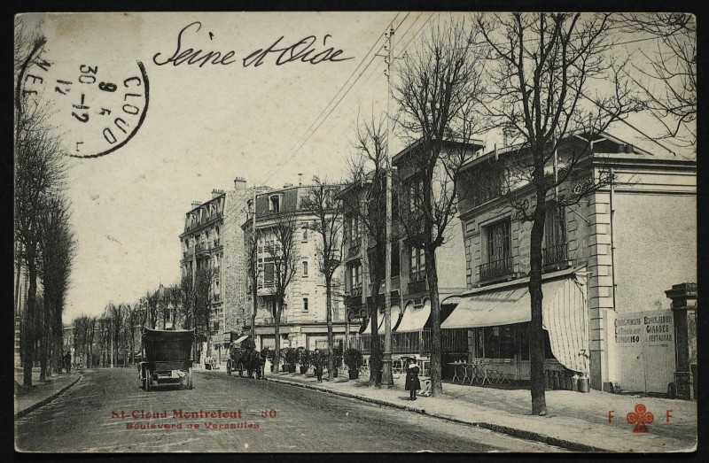 Carte postale ancienne Boulevard de Versailles à Saint-Cloud