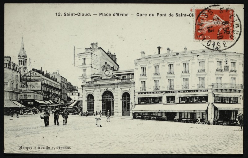 Carte postale ancienne Place d'Arme - Gare du Pont de Saint-Cloud à Saint-Cloud