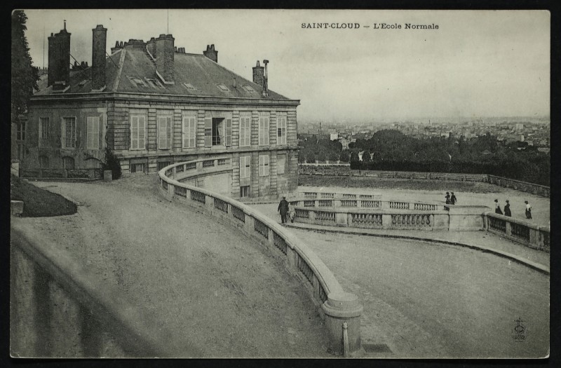 Carte postale ancienne L'Ecole Normale à Saint-Cloud