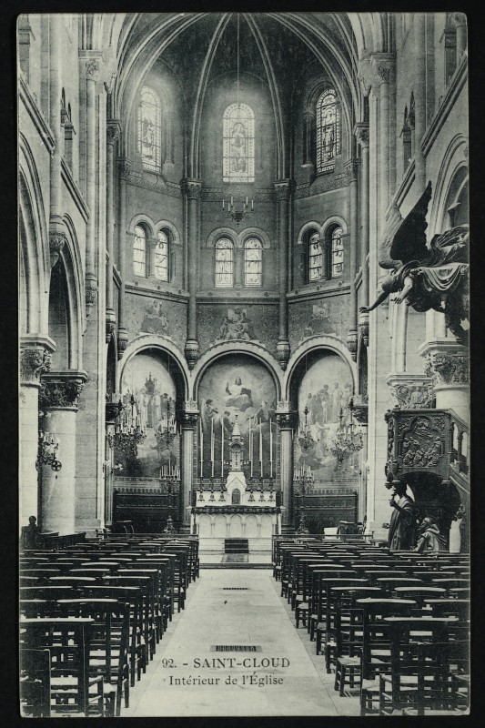Carte postale ancienne Intérieur de l'Eglise à Saint-Cloud