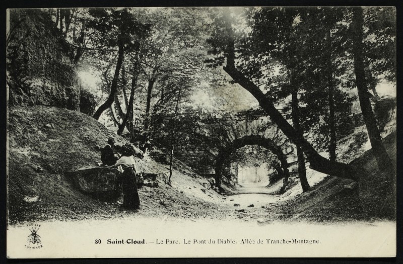 Carte postale ancienne Le Pont du Diable. Allée de Tranche-Montagne à Saint-Cloud