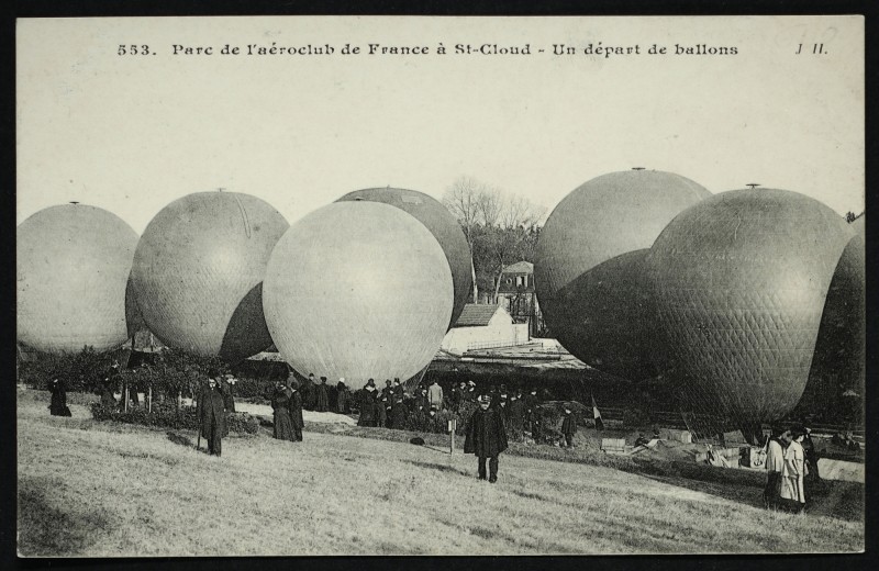 Carte postale ancienne Parc de l'aéroclub de France à St-Cloud - Un départ de ballons à Saint-Cloud