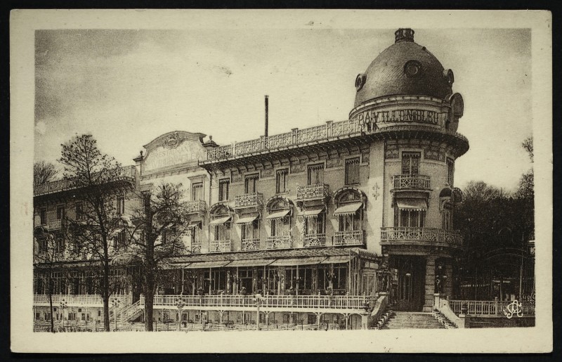 Carte postale ancienne Le Parc. - Le Pavillon Bleu à Saint-Cloud
