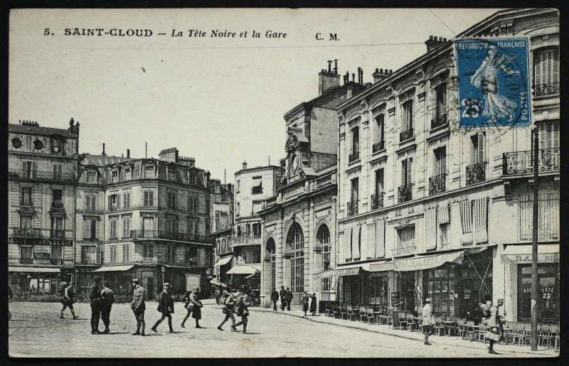 Carte postale ancienne La Tête Noire et la Gare à Saint-Cloud