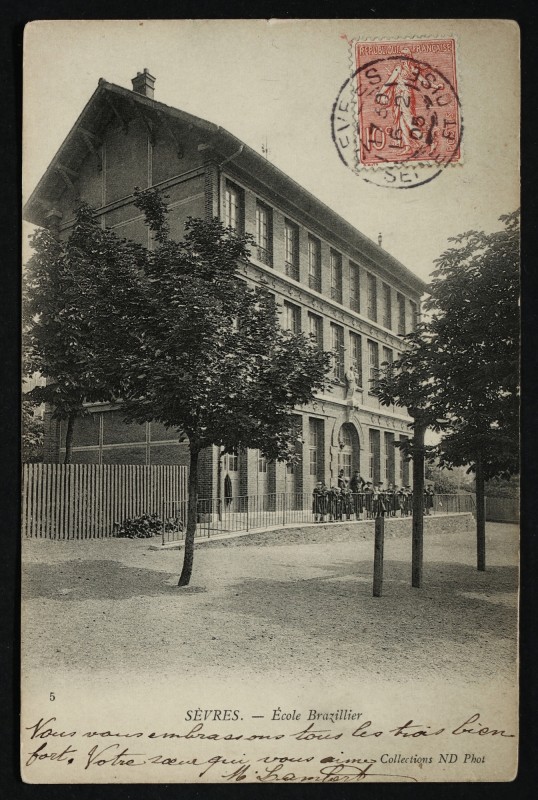 Carte postale ancienne Ecole Brazillier à Sèvres