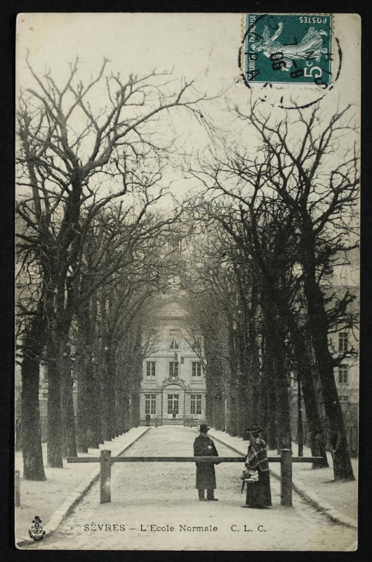 Carte postale ancienne L'Ecole Normale à Sèvres