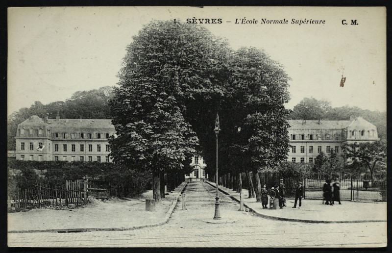 Carte postale ancienne L'Ecole Normale Supérieure à Sèvres
