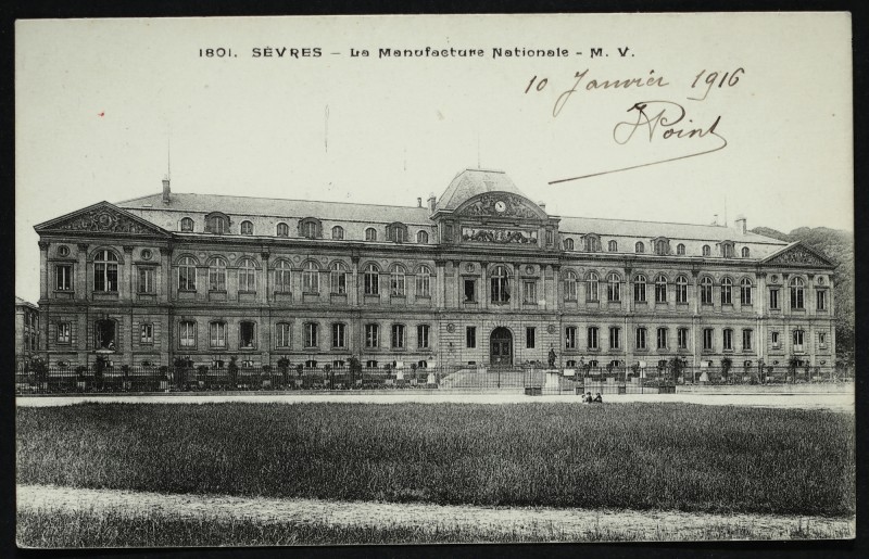 Carte postale ancienne La Manufacture Nationale à Sèvres