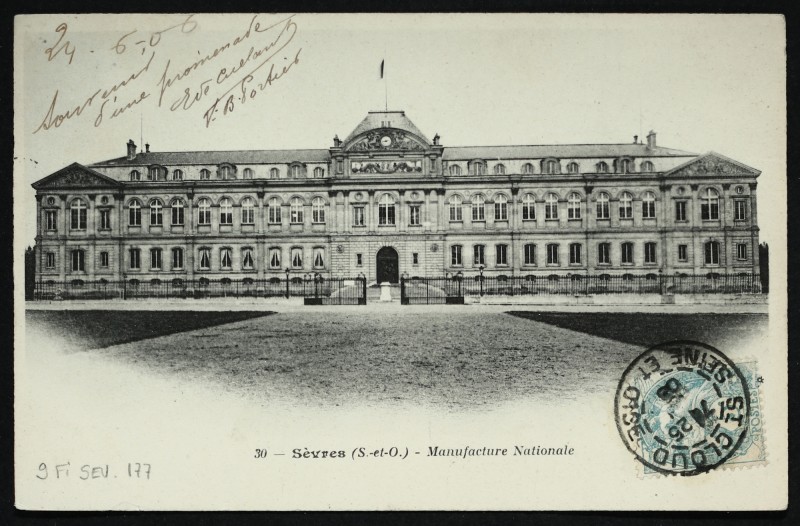 Carte postale ancienne Manufacture Nationale à Sèvres