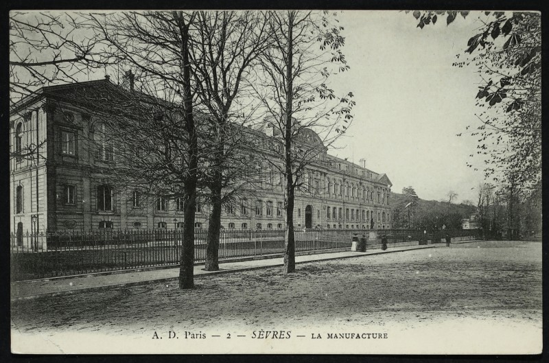 Carte postale ancienne La Manufacture à Sèvres
