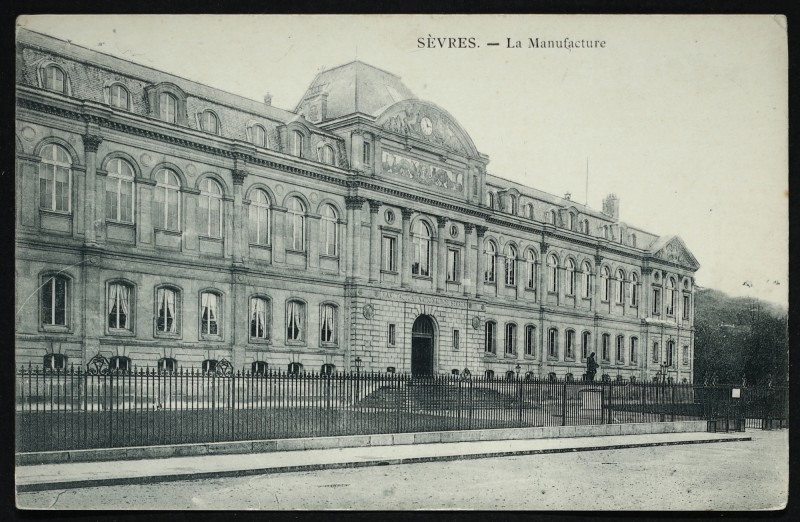 Carte postale ancienne La Manufacture à Sèvres