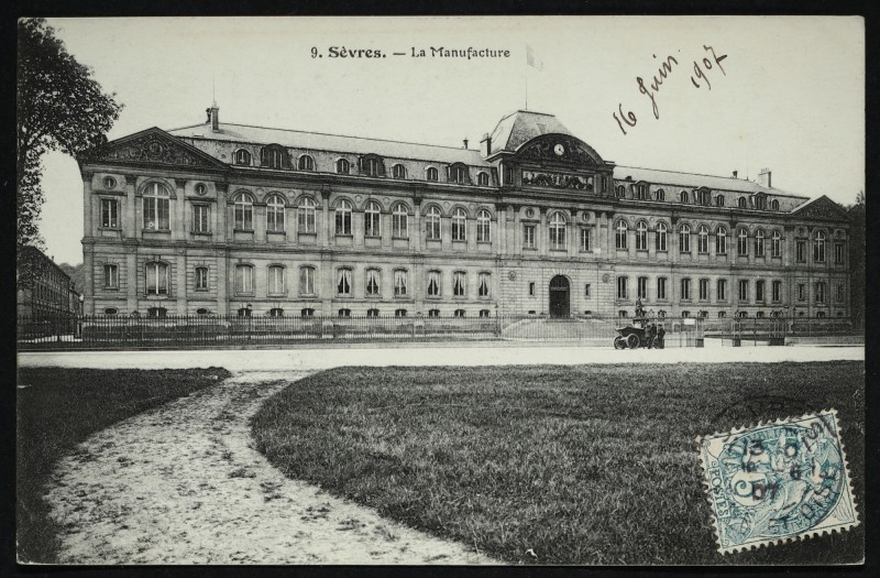 Carte postale ancienne La Manufacture à Sèvres