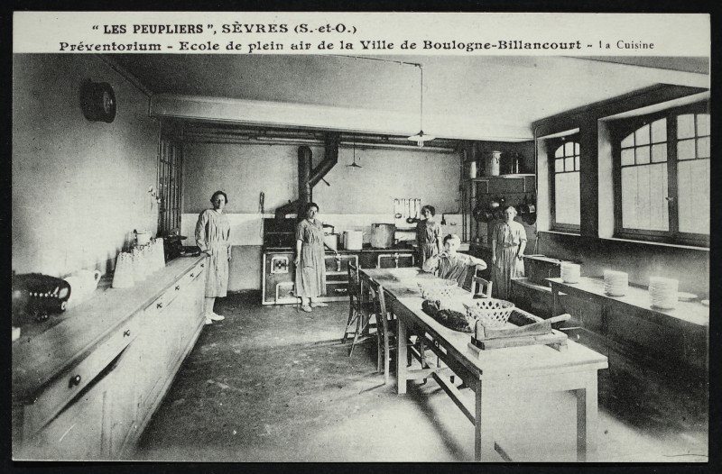 Carte postale ancienne Cf. 9FI/SEV_247/9. à Sèvres