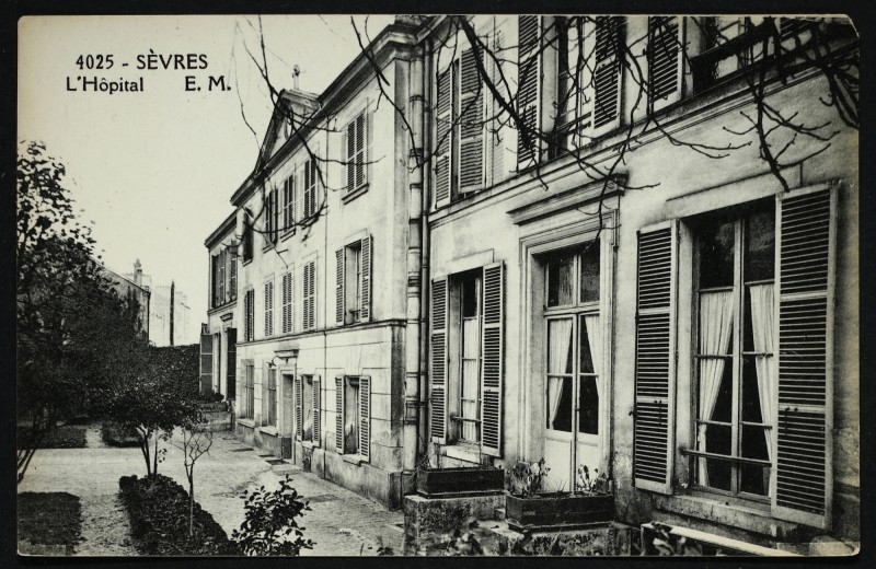 Carte postale ancienne L'Hôpital de Sèvres à Sèvres