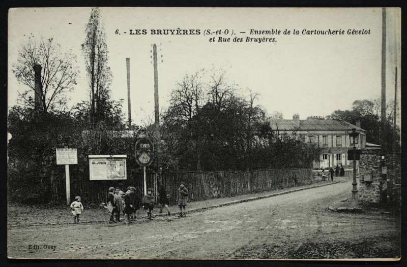 Carte postale ancienne Ensemble de la Cartoucherie Gévelot et Rue des Bruyères à Sèvres