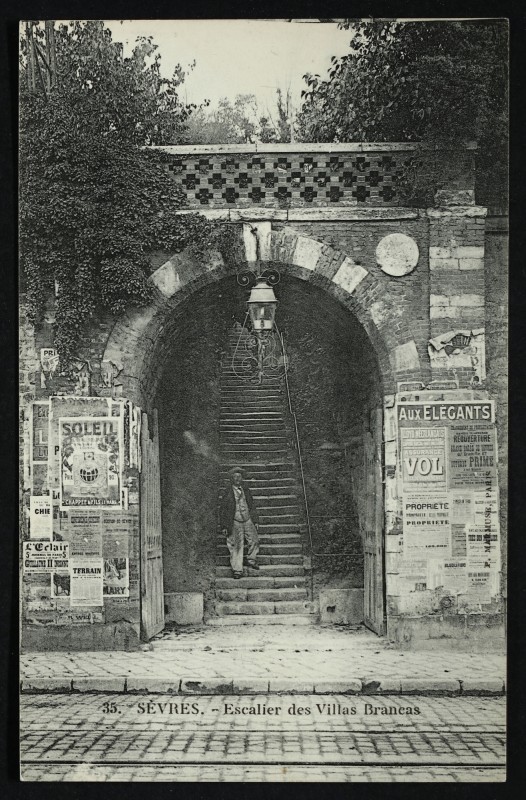 Carte postale ancienne Escalier des Villas Brancas à Sèvres