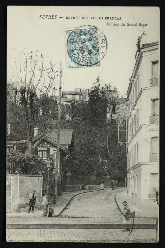 Carte postale ancienne Entrée des Villas Brancas à Sèvres