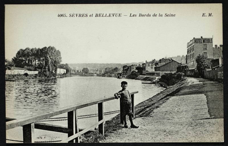 Carte postale ancienne Les Bords de la Seine à Meudon