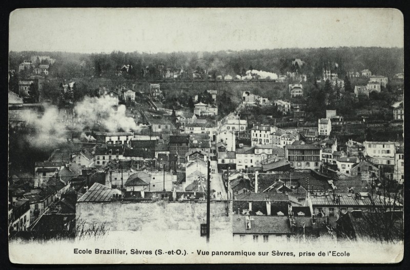 Carte postale ancienne Ecole Brazillier - Vue panoramique sur Sèvres, prise de l'Ecole à Sèvres