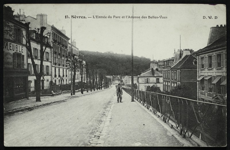 Carte postale ancienne L'Entrée du Parc et l'avenue des belles-Vues à Sèvres