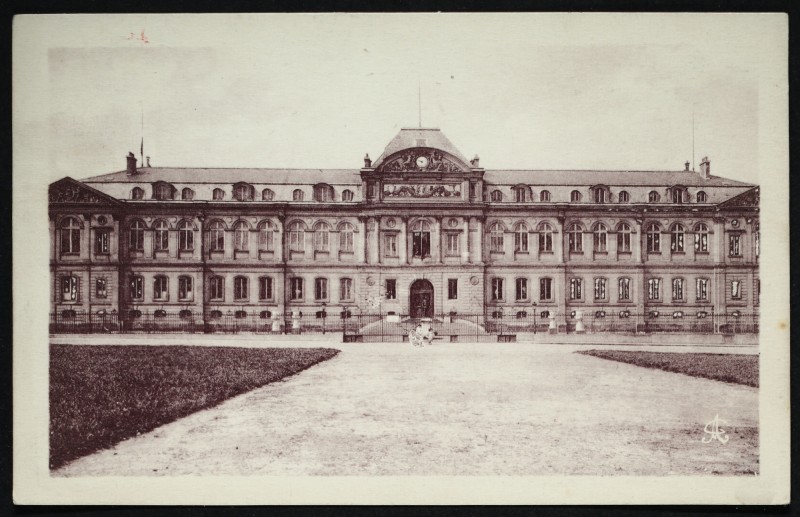 Carte postale ancienne La Manufacture nationale à Sèvres