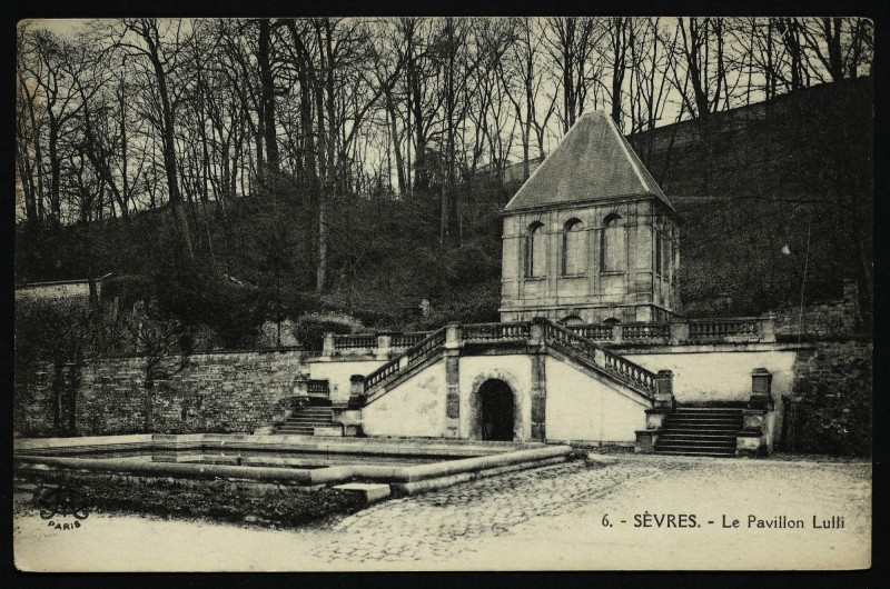 Carte postale ancienne Le Pavillon Lulli à Sèvres