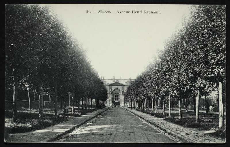 Carte postale ancienne Avenue Henri Regnault à Sèvres