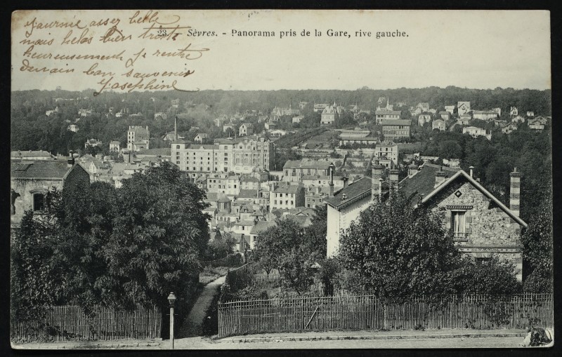 Carte postale ancienne Panorama pris de la Gare, rive gauche à Sèvres