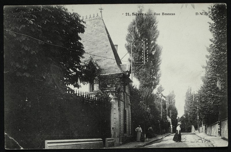 Carte postale ancienne Rue Brancas à Sèvres