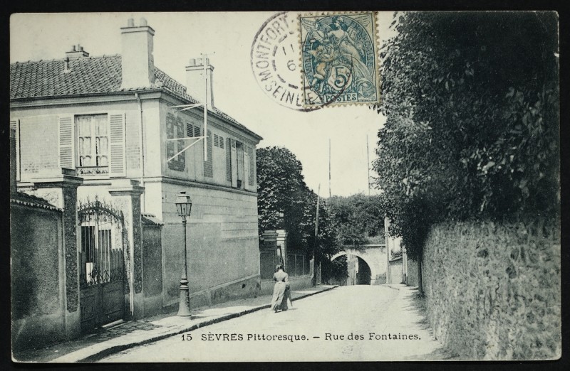Carte postale ancienne Rue des Fontaines à Sèvres