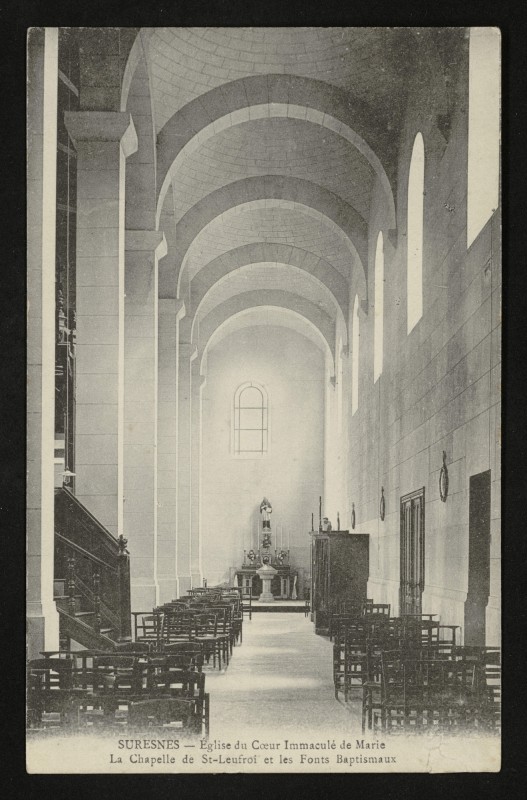 Carte postale ancienne Eglise du Coeur Immaculé de Marie - La Chapelle de St-Leufroi et les Fonts Baptismaux à Suresnes