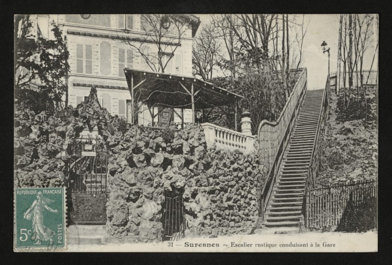 Carte postale ancienne Escalier rustique conduisant à la gare à Suresnes
