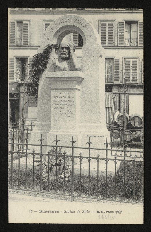 Carte postale ancienne Statue de Zola à Suresnes
