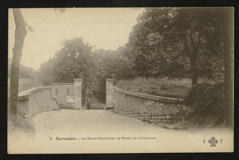 Carte postale ancienne Le Mont-Valérien, la Porte de l'Enceinte à Suresnes