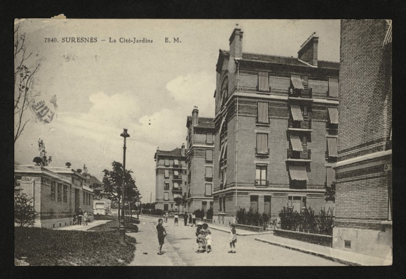 Carte postale ancienne La Cité-Jardins à Suresnes