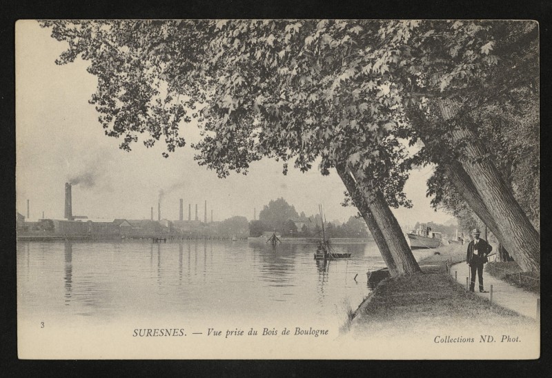 Carte postale ancienne Vue prise du Bois de Boulogne à Suresnes