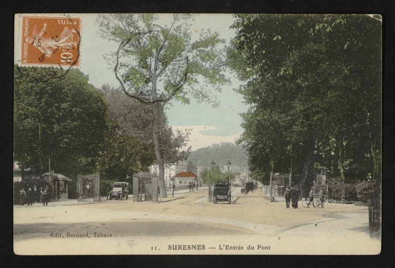 Carte postale ancienne L'Entrée du Pont à Suresnes