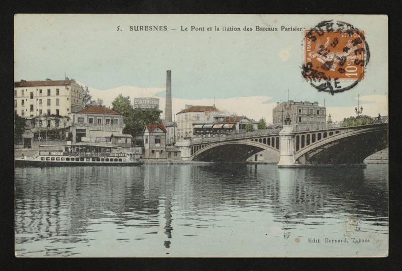 Carte postale ancienne Le Pont et la station des bateaux parisiens à Suresnes