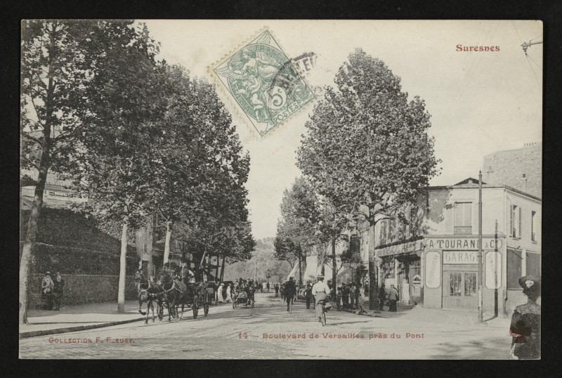 Carte postale ancienne Boulevard de Versailles près du Pont à Suresnes