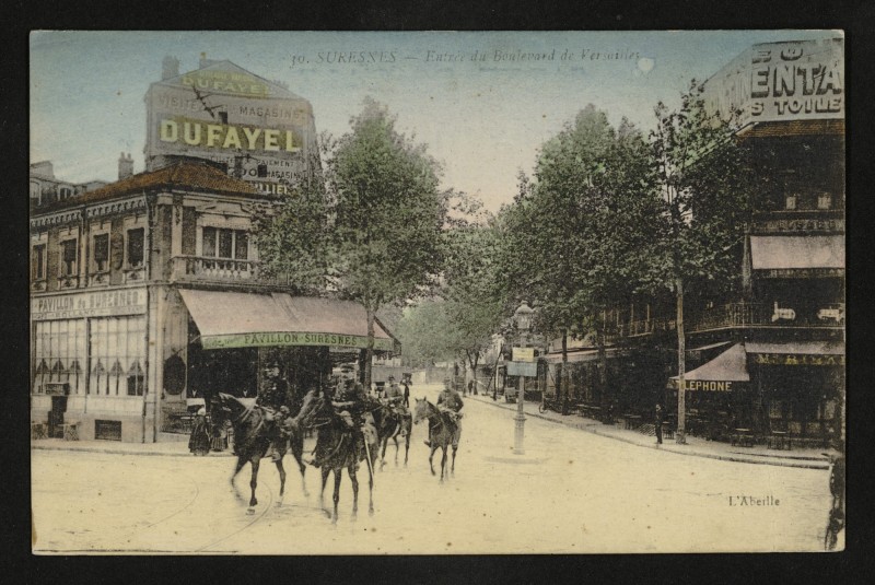 Carte postale ancienne Entrée du Boulevard de Versailles à Suresnes