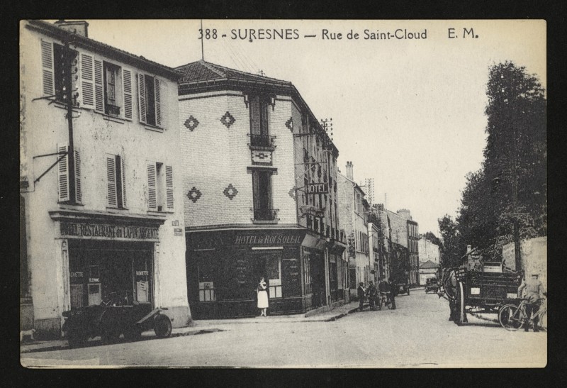 Carte postale ancienne La Rue de Saint-Cloud à Suresnes